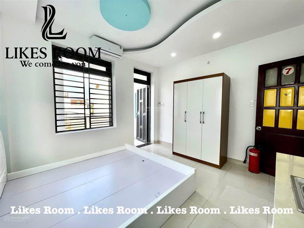 Phòng có đầy đủ nội thất 15m2 mặt tiền nguyễn văn khối