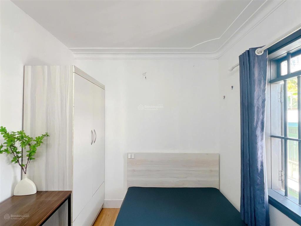 Phòng mới có nội thất 25m2 ban công gần chợ