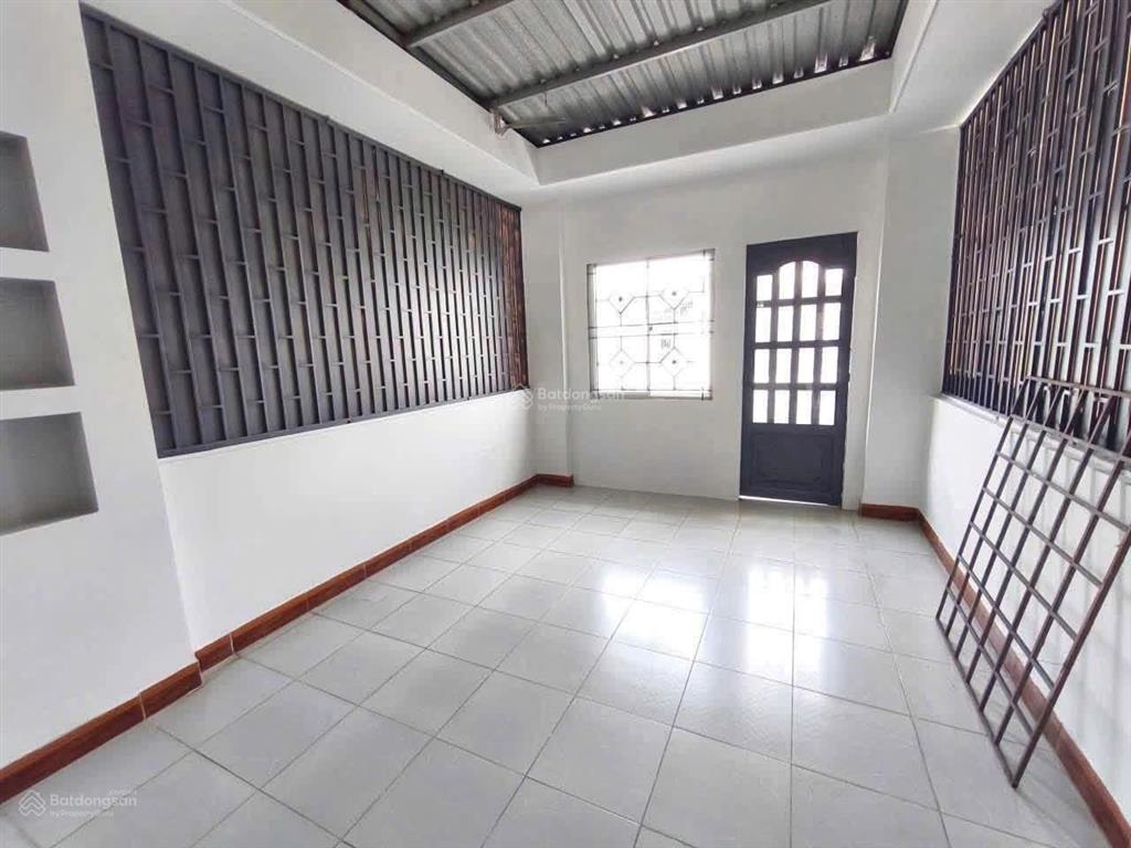 Mặt tiền kinh doanh đường bùi quang là 3,7m x 19m, 2 lầu st 5pn 3wc nhà mới