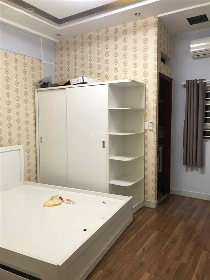 Nhà rộng 4x16m, 2 lầu st, 4pn, 5wc có nội thất hẻm xe hơi phan huy ích