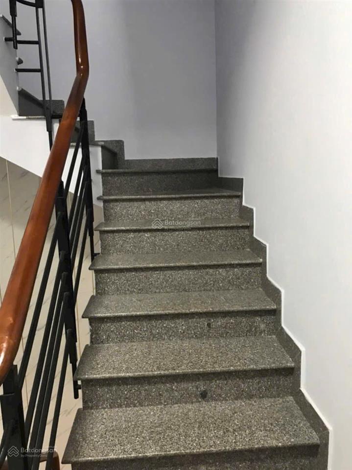 Nhà rộng 4x16m, 2 lầu st, 4pn, 5wc có nội thất hẻm xe hơi phan huy ích