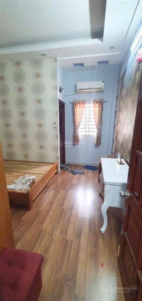 Nhà rộng 4x16m, 2 lầu st, 4pn, 5wc có nội thất hẻm xe hơi phan huy ích