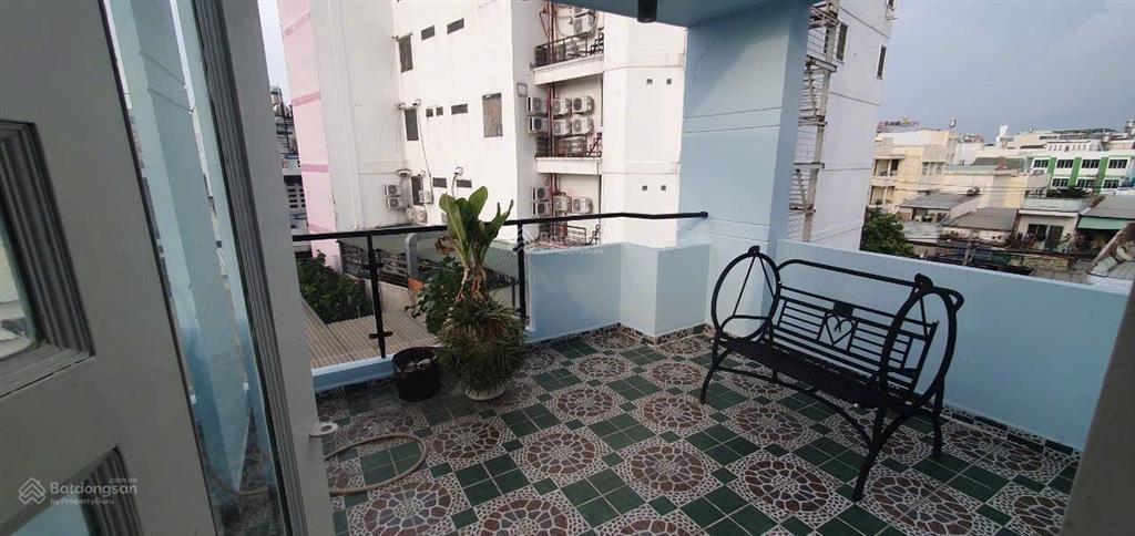 Nhà rộng 4x16m, 2 lầu st, 4pn, 5wc có nội thất hẻm xe hơi phan huy ích