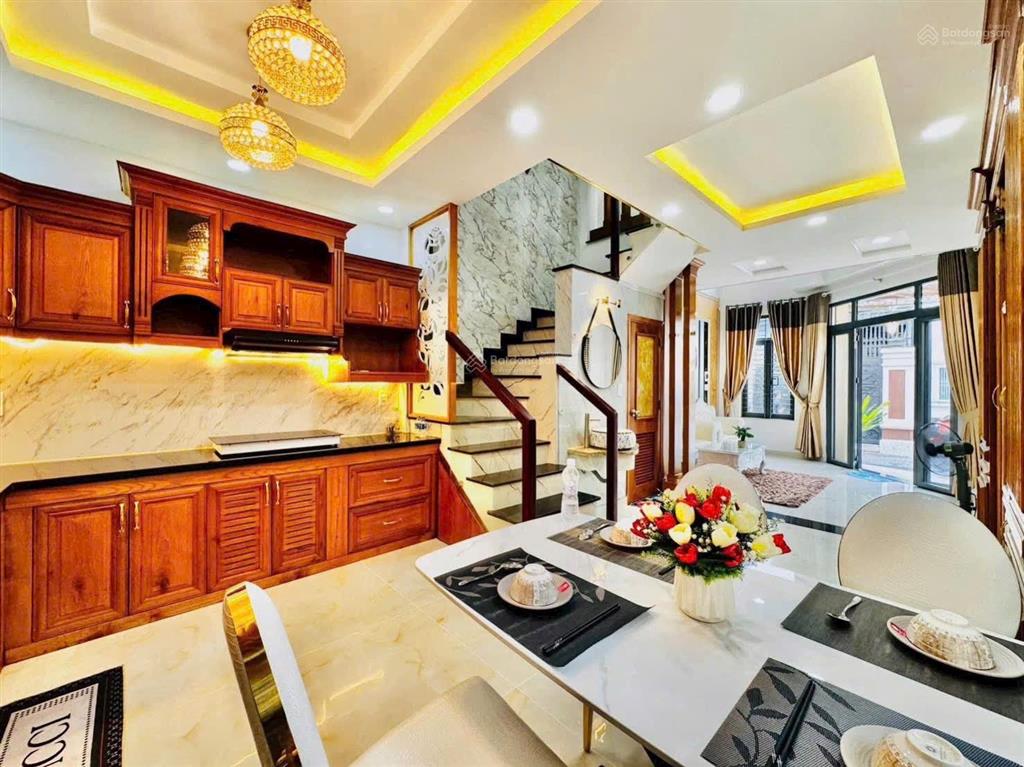 Nhà mới full nội thất 4,1*14m 2lầu st 4pn 4wc hxh lê đức thọ