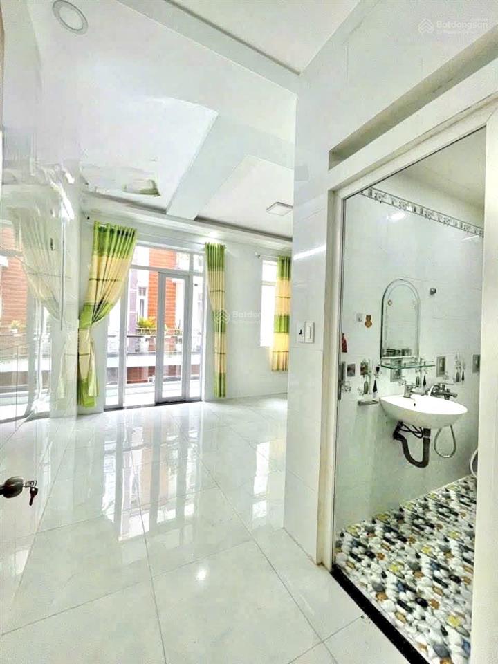 Nhà rộng 4x16m, 1 lửng 2 lầu st, 5pn, 5wc, hxh quang trung p8