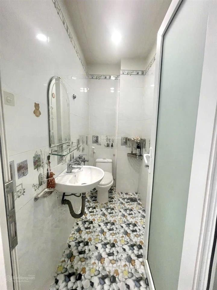 Nhà rộng 4x16m, 1 lửng 2 lầu st, 5pn, 5wc, hxh quang trung p8