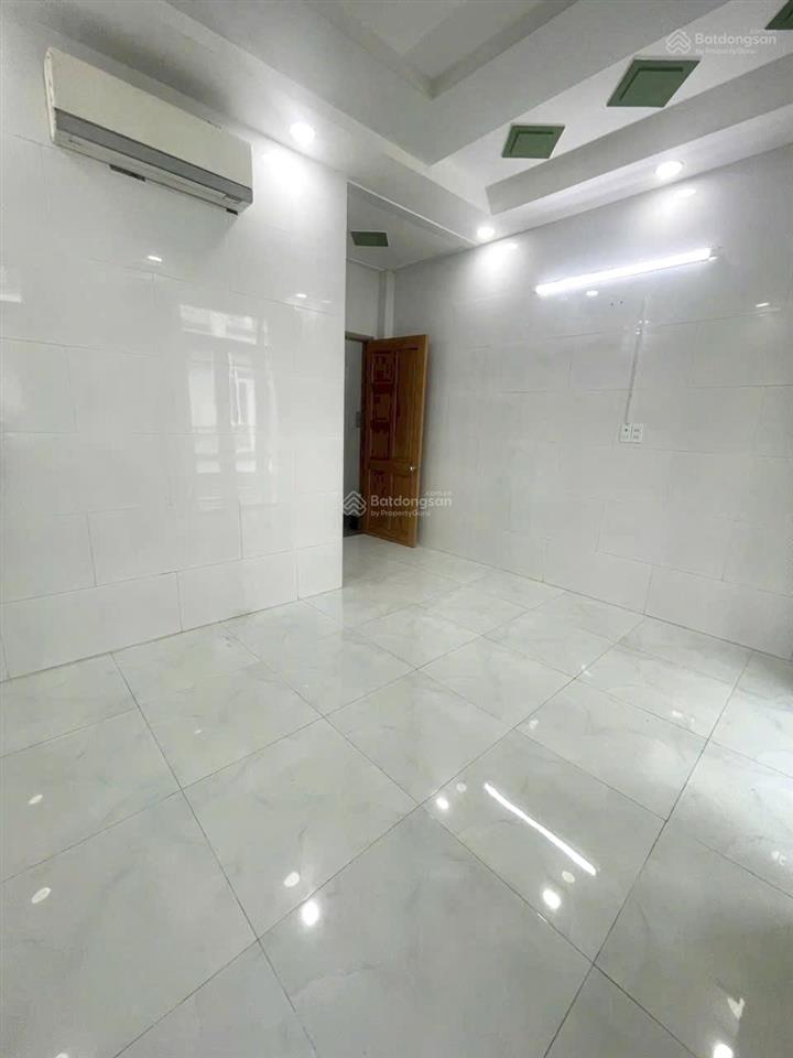 Nhà rộng 4x16m, 1 lửng 2 lầu st, 5pn, 5wc, hxh quang trung p8