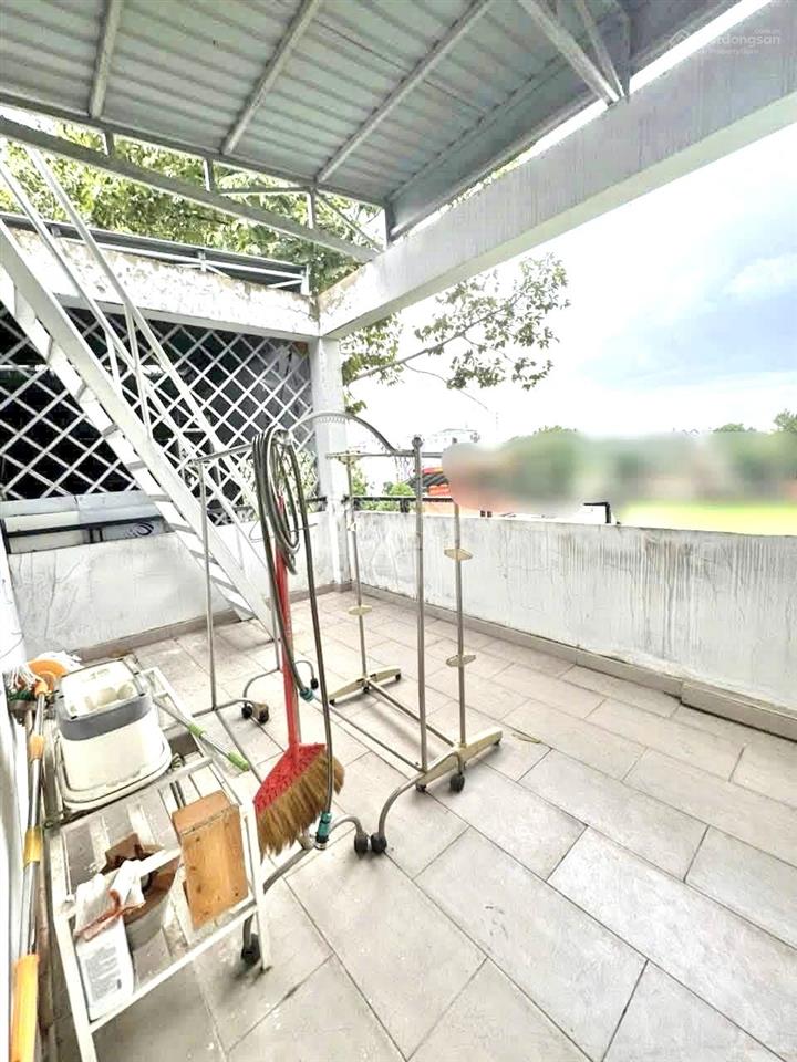 Nhà rộng 5x15m 2 lầu st 4pn 4wc hxh phạm văn bạch