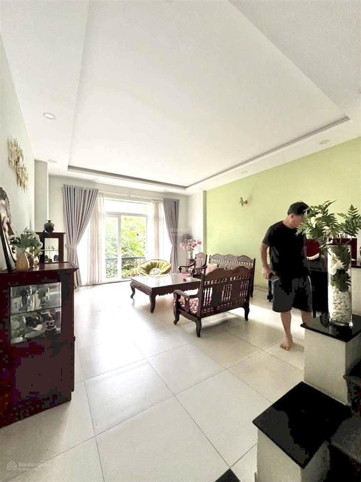 Nhà rộng 5x15m 2 lầu st 4pn 4wc hxh phạm văn bạch