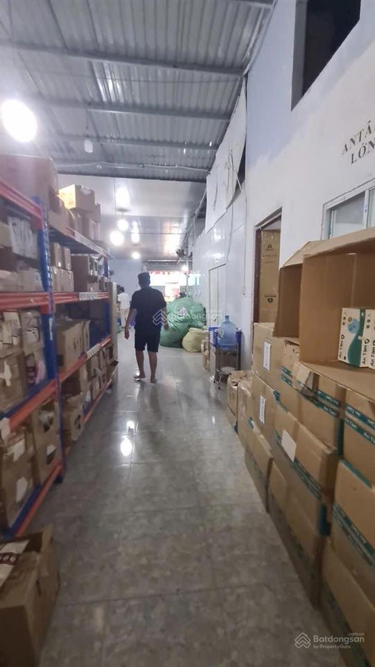 Kho rộng 11*42m trần cao hxt phạm văn chiêu