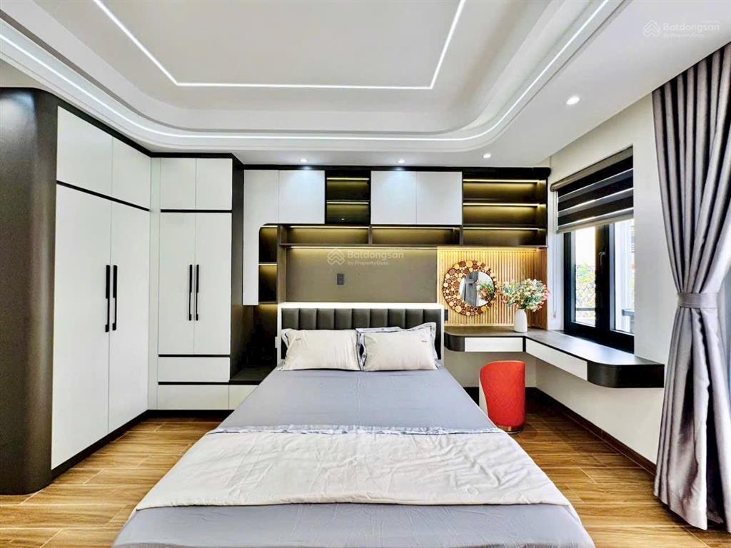 Nhà full nội thất 4*18m 4lầu st 5pn 6wc hxh 8m phạm văn chiêu