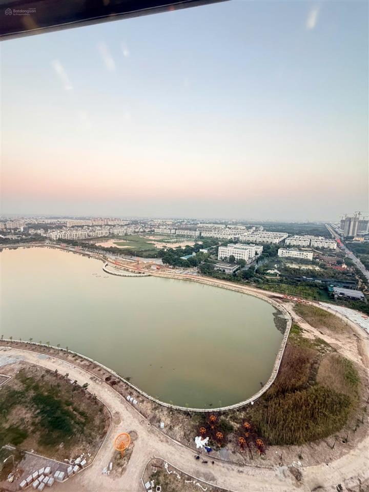 Blue star trâu quỳ gia lâm, view hồ và công viên, nhà full đồ ở ngay.