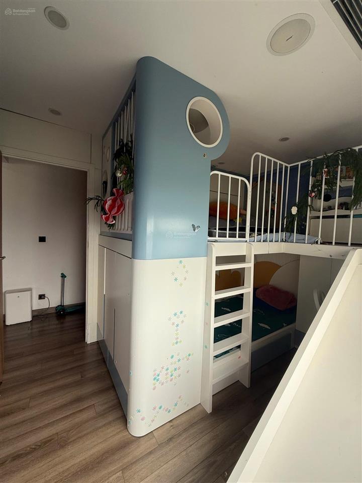 Chính chủ đi nước ngoài cần bán nhanh giảm sâu 5 tỉ căn hộ 4pn đập thông view hồ siêu hiếm