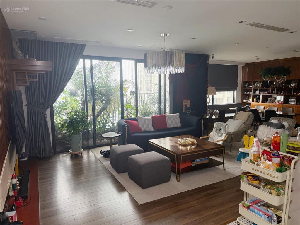 Chính chủ đi nước ngoài cần bán nhanh giảm sâu 5 tỉ căn hộ 4pn đập thông view hồ siêu hiếm