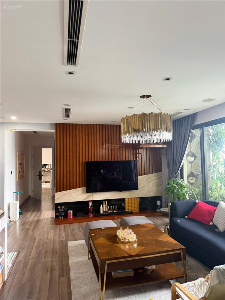 Chính chủ đi nước ngoài cần bán nhanh giảm sâu 5 tỉ căn hộ 4pn đập thông view hồ siêu hiếm