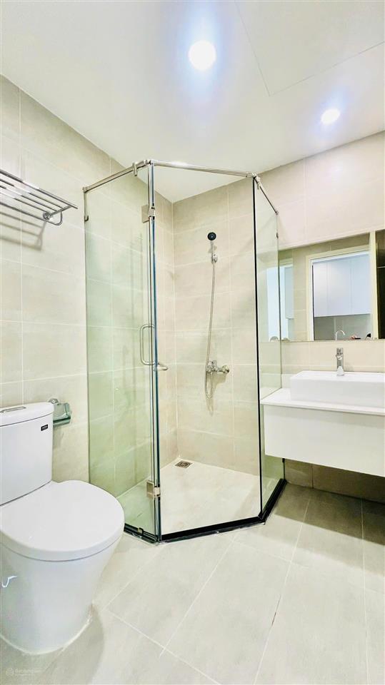 Bán căn officetel lavida plus 27m2, giá 2tỷ05, nt rèm, máy lạnh, htcb, nhận nhà ở ngay,  xem