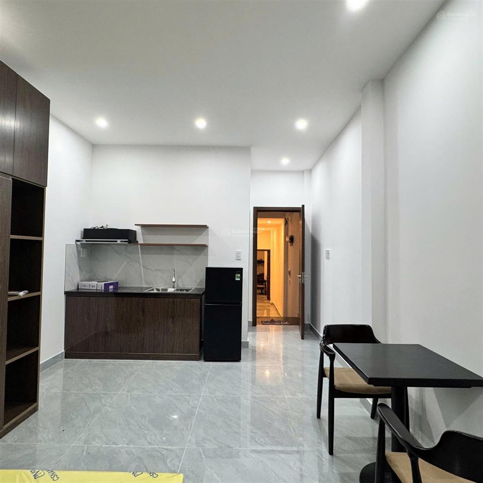Bán tòa căn hộ 7 phòng full nội thất  trung tâm hải châu  doanh thu 500 triệu/năm