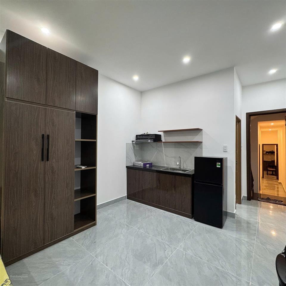 Bán tòa căn hộ 7 phòng full nội thất  trung tâm hải châu  doanh thu 500 triệu/năm