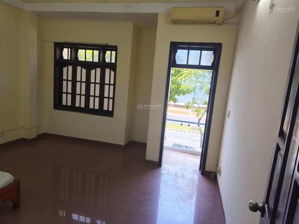 Bán nhà 4 tầng mặt tiền biển nguyễn tất thành  125m  8pn