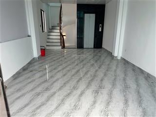 Bán nhà xây mới lô góc oáng đường thông thang máy tt phố xốm gần đh đại nam 5.68 tỷ 0963 343 ***