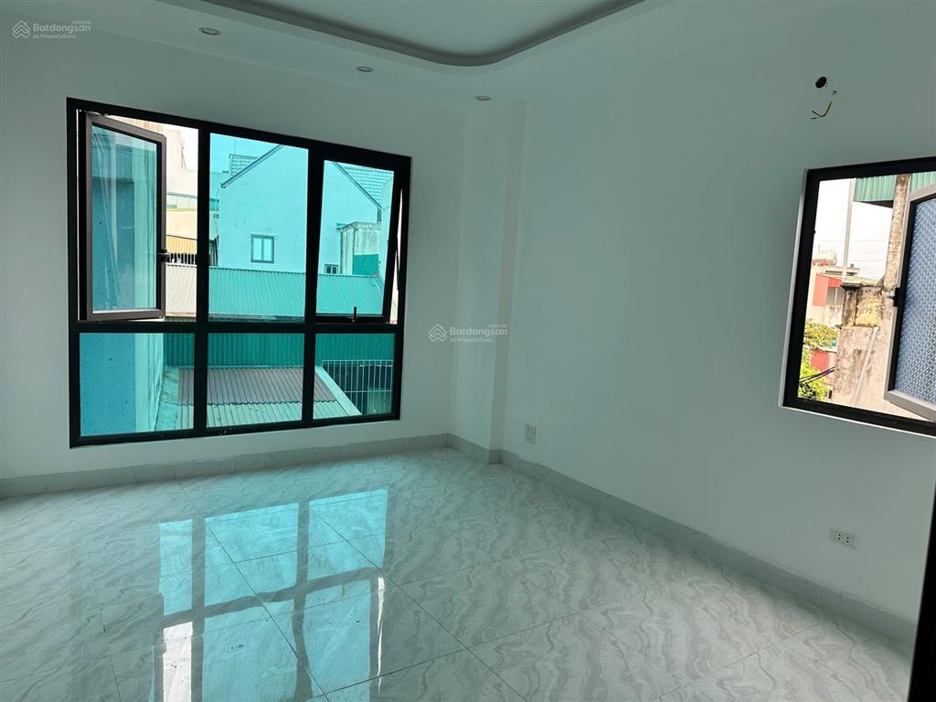 Bán nhà xây mới lô góc oáng đường thông thang máy tt phố xốm gần đh đại nam 5.68 tỷ 0963 343 ***