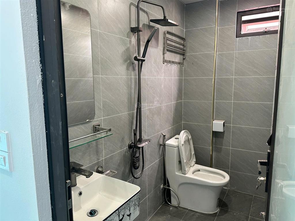 Bán nhà xây mới lô góc oáng đường thông thang máy tt phố xốm gần đh đại nam 5.68 tỷ 0963 343 ***
