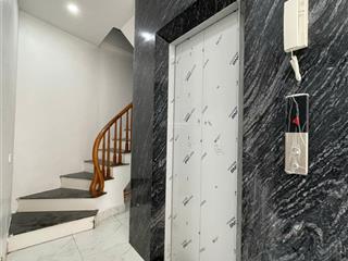 Nhà gần bến xe yên nghĩa xây độc lập có thang máy 40m2x5 tầng, 20m ra mặt đường ô tô
