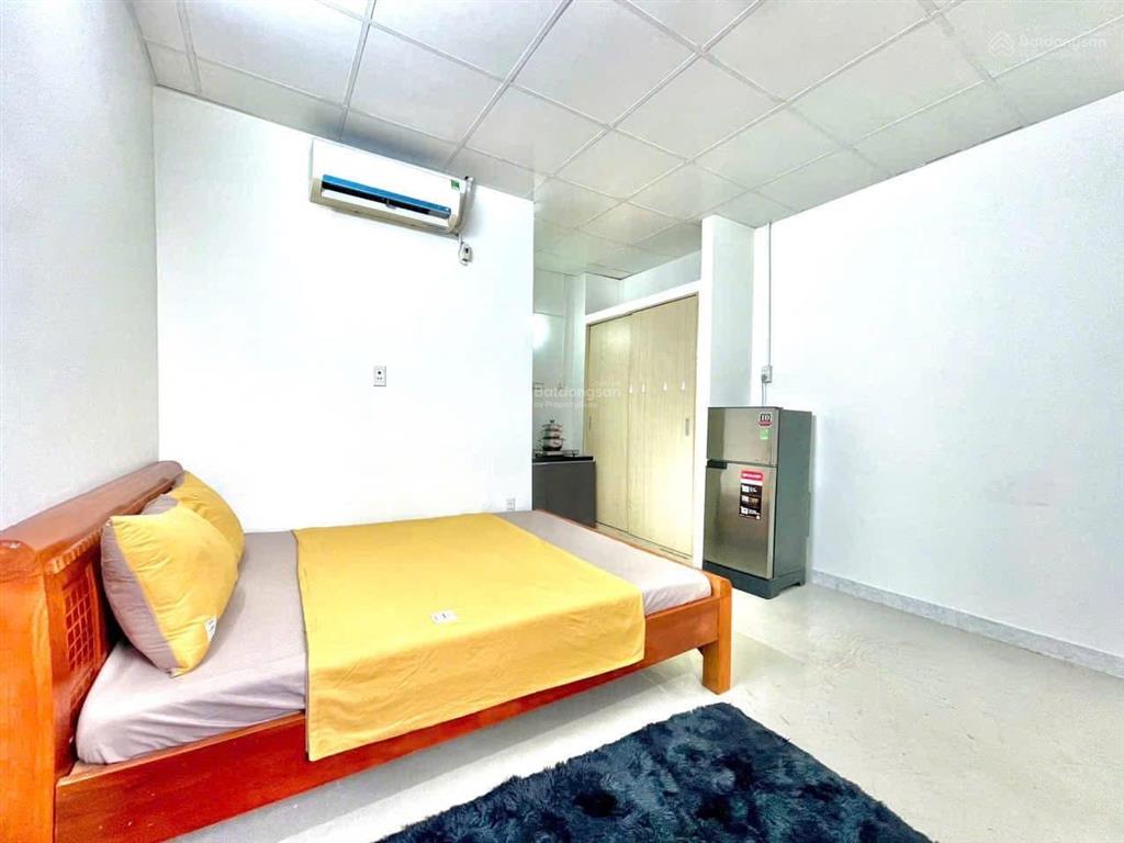 Phòng ban công full nội thất xô viết nghệ tĩnh ngay ngã tư hàng xanh