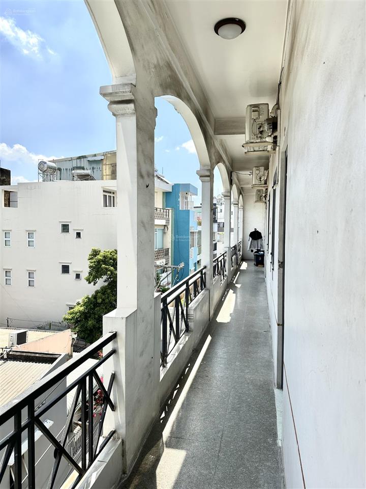 Phòng ban công full nội thất xô viết nghệ tĩnh ngay ngã tư hàng xanh