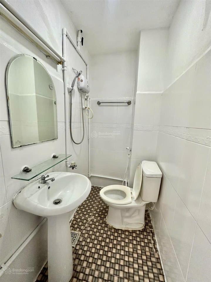 Phòng mặt tiền hoàng sa, giờ giấc tự do, full nội thất, gần cv lê thị riêng