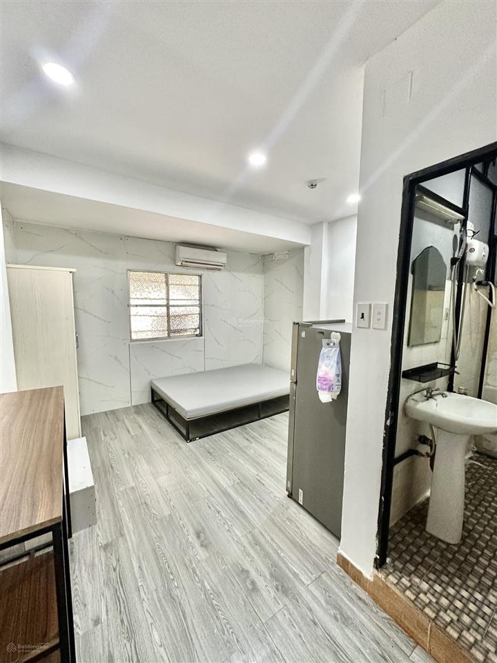 Phòng mặt tiền hoàng sa, giờ giấc tự do, full nội thất, gần cv lê thị riêng
