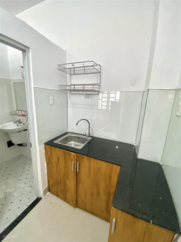 Phòng full nội thất nguyễn hữu cảnh gần vinhome có thang máy