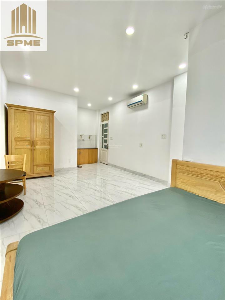 Phòng studio ban công nguyễn hữu cảnh full nội thất cửa sổ thoáng, có thang máy