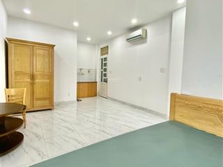 Phòng studio ban công nguyễn hữu cảnh full nội thất cửa sổ thoáng, có thang máy