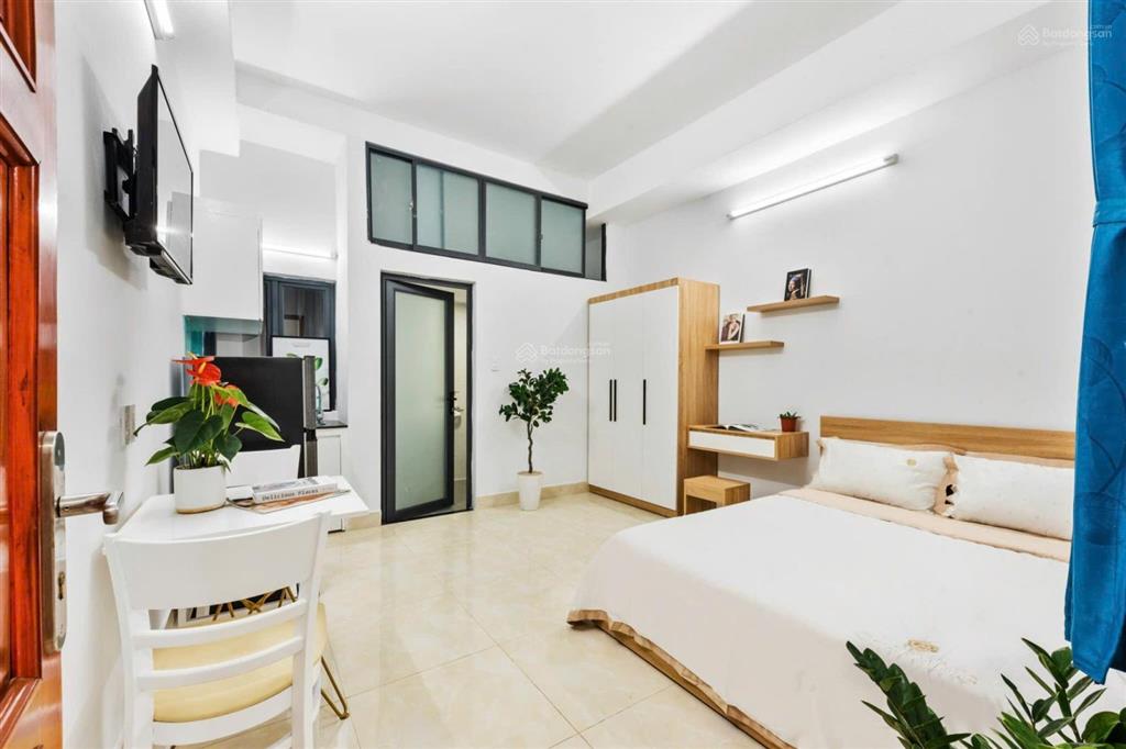 Phòng full nội thất gần vinhome nguyễn hữu cảnh, có thang máy, ko chung chủ