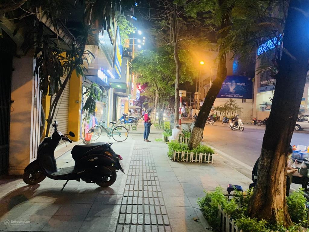 Mặt phố trung hoà vỉa hè 10m  2 mặt thoáng  150m2 x 7 tầng 99 tỷ