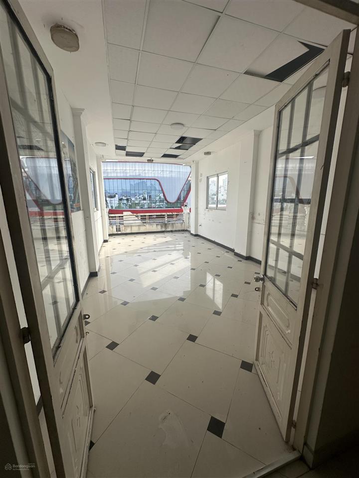 Bán gấp nhà 4 tầng đối diện nhà thiếu nhi, gần vincom, ga tàu, vị trí trung tâm nha trang.