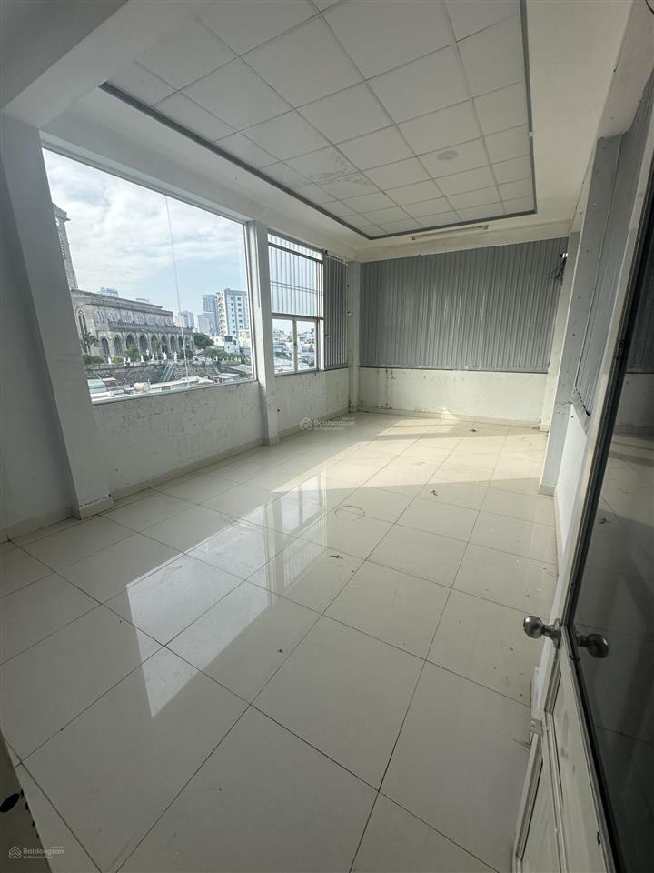 Bán gấp nhà 4 tầng đối diện nhà thiếu nhi, gần vincom, ga tàu, vị trí trung tâm nha trang.