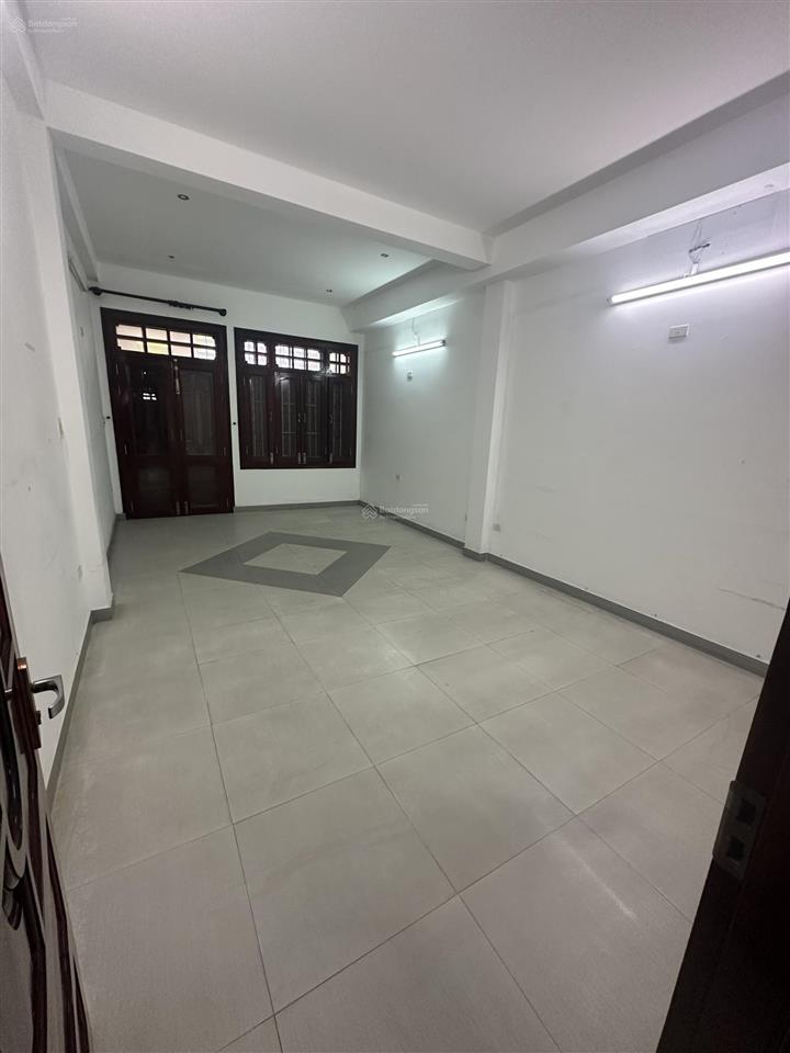 Bán gấp nhà 4 tầng đối diện nhà thiếu nhi, gần vincom, ga tàu, vị trí trung tâm nha trang.