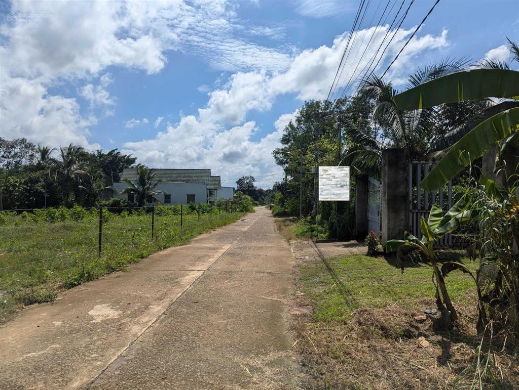 Bán vườn sinh thái, ngay nút giao đường 770b, cao tốc gd  tp, cụm cn phú túc 0974 430 ***