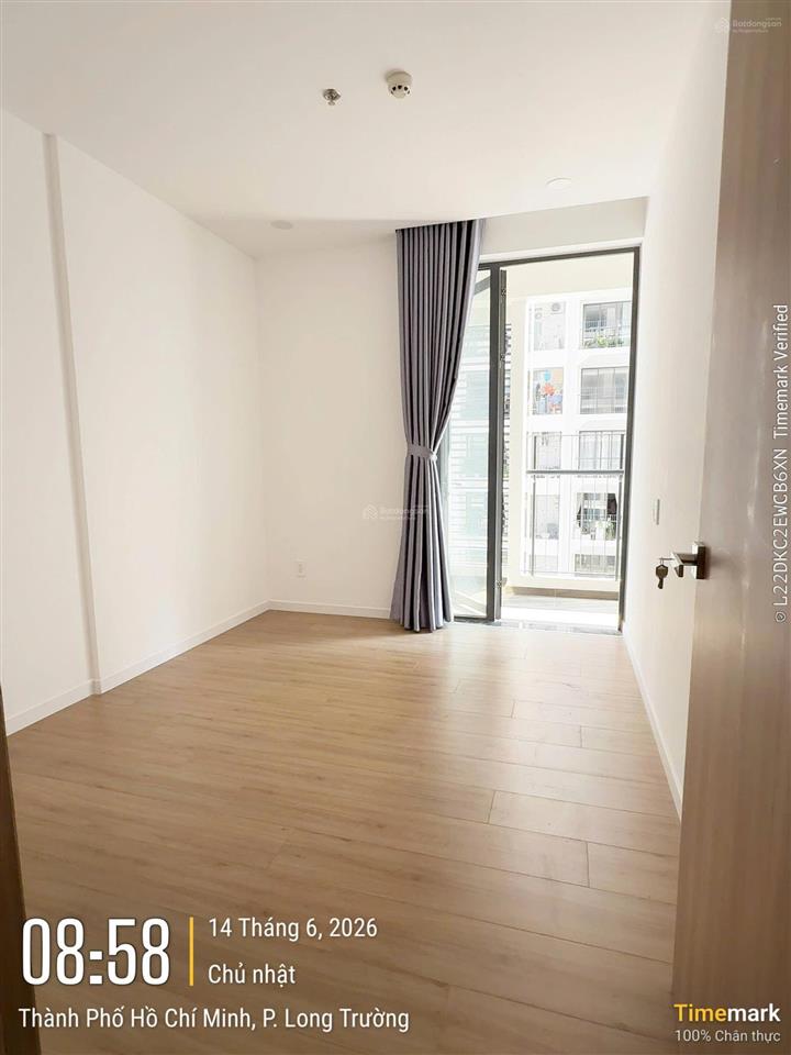 Bán gấp ch mt eastmark 2,8 tỷ, 59,6m², view hồ bơi + landmark. sổ sẵn. hỗ trợ vay
