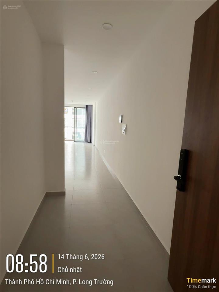 Bán gấp ch mt eastmark 2,8 tỷ, 59,6m², view hồ bơi + landmark. sổ sẵn. hỗ trợ vay