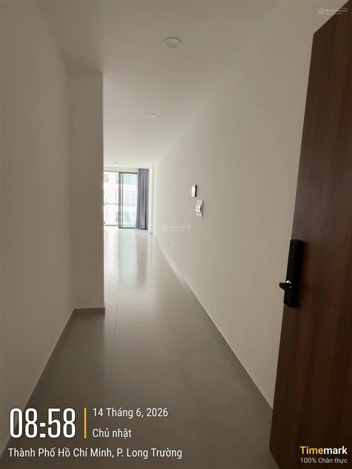 Ra gấp trong tuần ch mt eastmark, 1pn + 1 dtsd 60,9m2 giá chỉ 2,85tỷ. tặng nội thất. đã có sổ hồng
