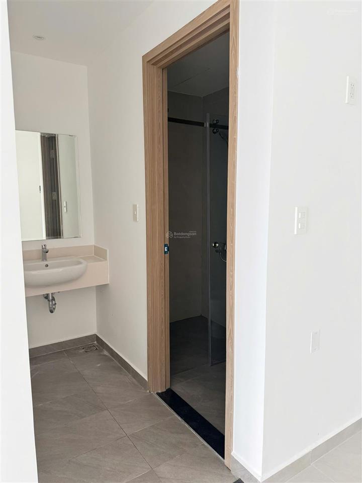Kẹt tiền, cần ra gấp căn hộ văn phòng tại mt eastmark q9, 60m2 giá chỉ 2,5 tỷ. sổ hồng sẵn
