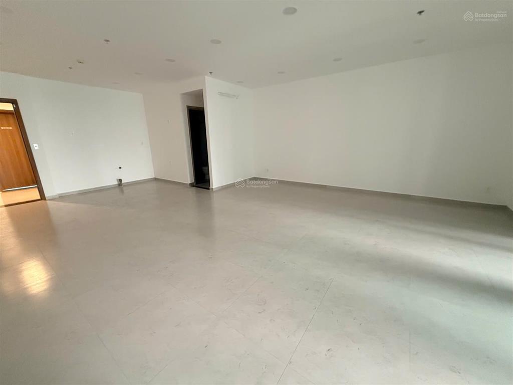Kẹt tiền, cần ra gấp căn hộ văn phòng tại mt eastmark q9, 60m2 giá chỉ 2,5 tỷ. sổ hồng sẵn