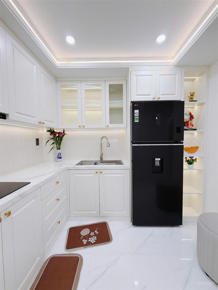 Cần bán gấp trong tuần nhà mới 3 tầng ngay đầu hẻm xe hơi phố phùng văn cung, giá chỉ 7.88 tỷ