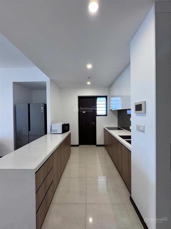Cho thuê one verandah 3pn  dt 107m2  đầy đủ nội thất. giá thuê 36 triệu/tháng