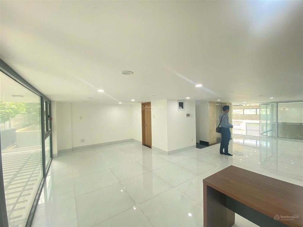 Cho thuê sàn văn phòng mặt tiền trương văn bang, ngang 7 x 14m. sàn trống suốt. giá 20tr