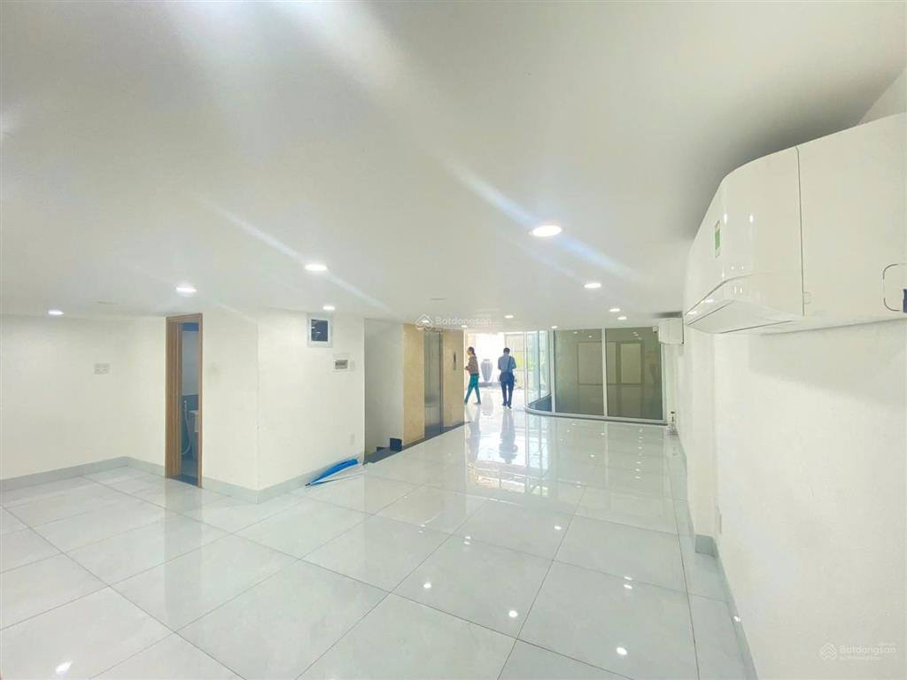 Cho thuê sàn văn phòng mặt tiền trương văn bang, ngang 7 x 14m. sàn trống suốt. giá 20tr