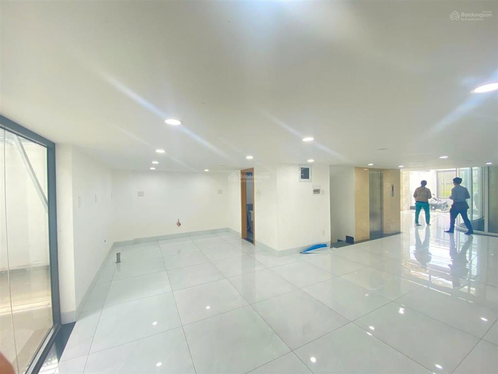 Cho thuê sàn văn phòng mặt tiền trương văn bang, ngang 7 x 14m. sàn trống suốt. giá 20tr